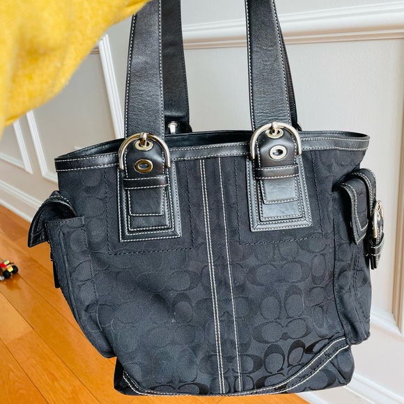 Coach Signature Canvas Tote - Picture 4 of 7